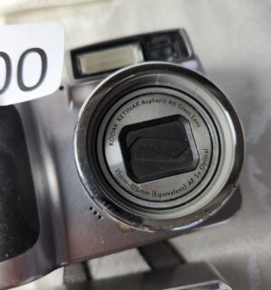 L200- digital camera collection, no chargers - Image 3