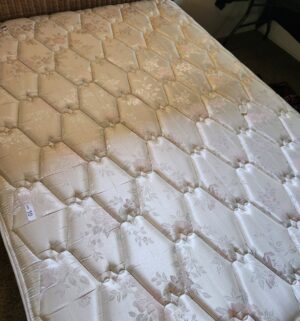 m10- Queen Mattress & Boxspring. No Frame - Image 3