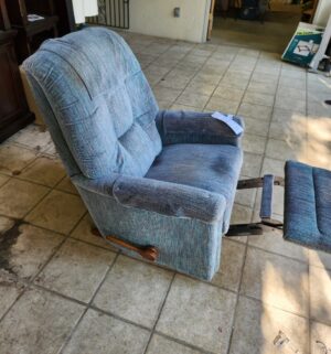 m47- La z boy recliner - Image 3