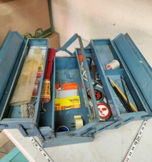 m63- vintage metal tool box - Image 3