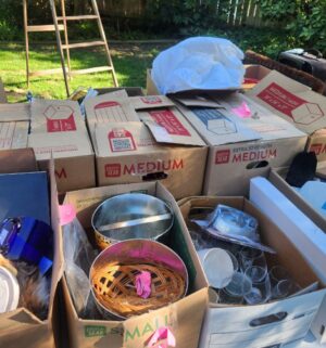 m95- MASSIVE RESELLER LOT. 30+ boxes of household items, Buyer load & Take All. No Tables - Image 5