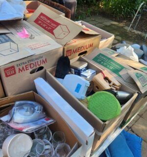 m95- MASSIVE RESELLER LOT. 30+ boxes of household items, Buyer load & Take All. No Tables - Image 6