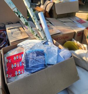 m95- MASSIVE RESELLER LOT. 30+ boxes of household items, Buyer load & Take All. No Tables - Image 10