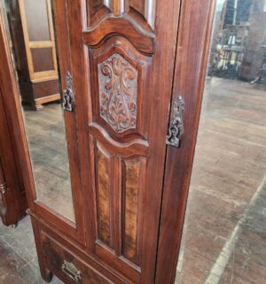 n119- 19th Century Antique Wardrobe. Stunning Condition - Image 3