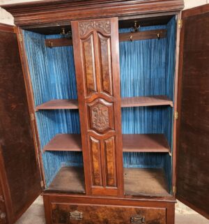 n119- 19th Century Antique Wardrobe. Stunning Condition - Image 4