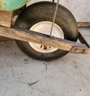 o3- Construction Wheelbarrow. Excellent Shape - Image 3