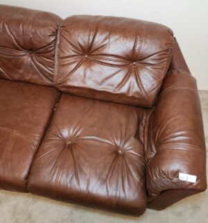 q1- Vintage Brown leather loveseat. Great shape - Image 3