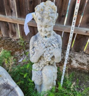 q111- large 2 piece cement fountain, buyer to move & load - Image 3