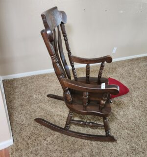 r16- vintage adult size rocking chair - Image 4