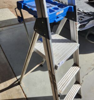 r178- Cosco Ladder - Image 3