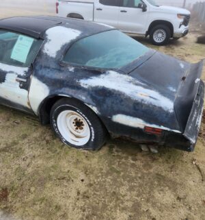 w2- 1977 Pontiac Trans AM. Non Running. No keys. Clean Title. Pink Slip Transfer - Image 7