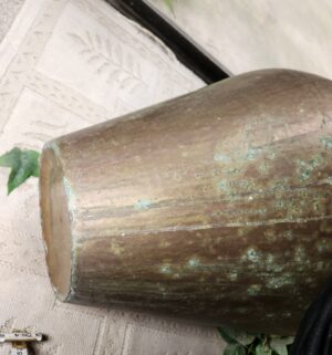 y32- Vintage brass vase - Image 3