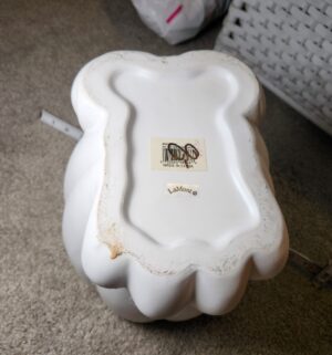 y49- Cherub Vase by LaMont - Image 3