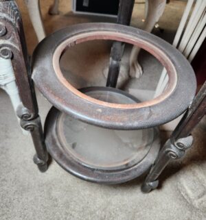 y111- vintage round table missing 1 glass - Image 3