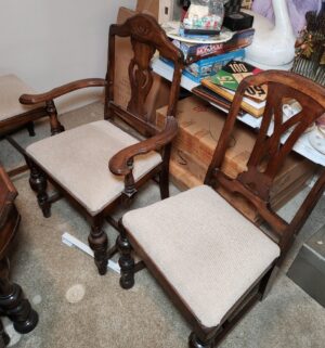 y130- Antique 7 Chair Dining Table. Excellent Condition - Image 5