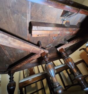 y130- Antique 7 Chair Dining Table. Excellent Condition - Image 7