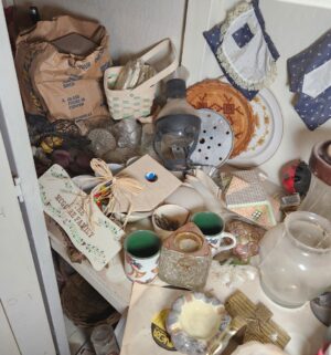 y192- Massive Collectible Collection in 3 Cabinets. Buyer to Remove/Box/Load. 15+ boxes worth - Image 9