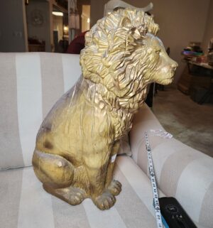 y272- Vintage Lion Statue - Image 3