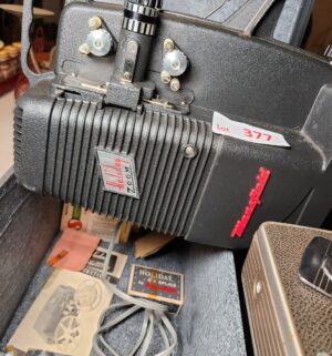 y377- brownie camera, projector - Image 3