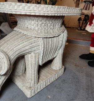 y450- wicker ram table - Image 3