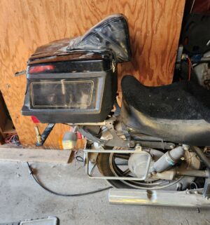 po1204- 1980 Moto Guzzi Motorcycle. Non Running, No Key. Sold w/ Title & Bill of Sale - Image 6