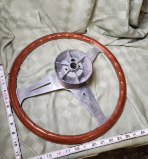 b202- Vintage Nardi Classic Wooden Steering Wheel. GM Emblem - Image 3