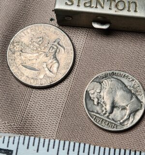 po1500- Quarter, Buffalo Nickel, Pill Box - Image 3