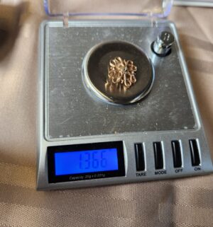 po1512- 10kt Gold Flower Pin - Image 3
