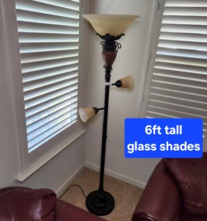 f6- Glass Shade Floor Lamp. Excellent Condition