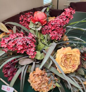 f15- Centerpiece Floral Arrangement - Image 3