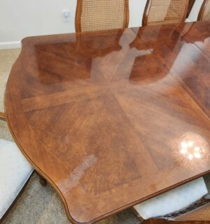 f16- 8 Chair Dining Table w/ 2 Extensions. Caneback Chairs. Excellent Condition - Image 3
