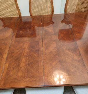 f16- 8 Chair Dining Table w/ 2 Extensions. Caneback Chairs. Excellent Condition - Image 4