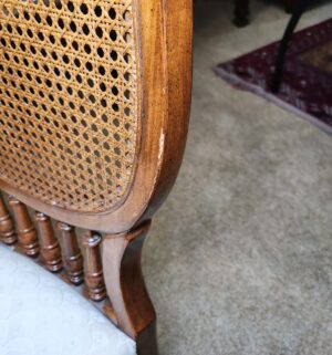 f16- 8 Chair Dining Table w/ 2 Extensions. Caneback Chairs. Excellent Condition - Image 7