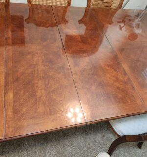 f16- 8 Chair Dining Table w/ 2 Extensions. Caneback Chairs. Excellent Condition - Image 9