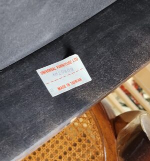 f16- 8 Chair Dining Table w/ 2 Extensions. Caneback Chairs. Excellent Condition - Image 11