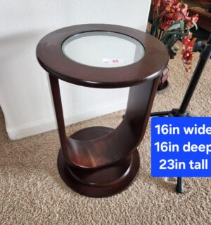 f32- Modern Glass Top End Table