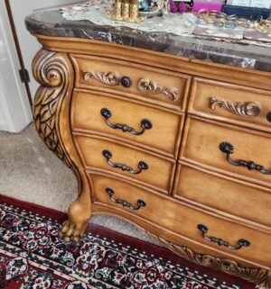 f50- Bombay Style 7 Drawer Dresser. Amazing Condition. 2nd Floor - Image 4