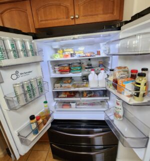 f81- LG Stainless French Door Refrigerator. Immaculate Condition. Works Perfect - Image 4