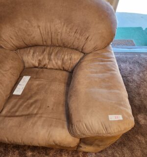 p132- Oversized Sofa Chair - Image 3