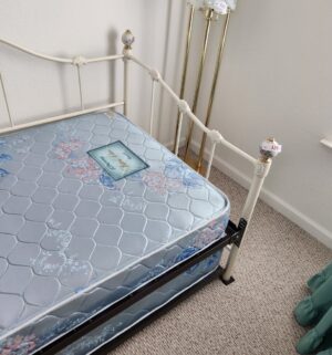 o129- Trundle Bed. Great Shape - Image 4