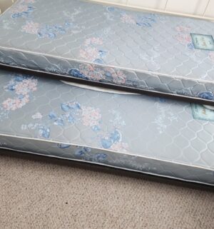 o129- Trundle Bed. Great Shape - Image 5