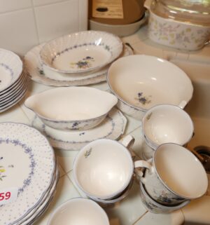 o159- Nikko Dish Set - Image 3