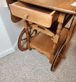 o167- Vintage Maple Tea Service Cart w/ tray. Amazing condition - Image 3