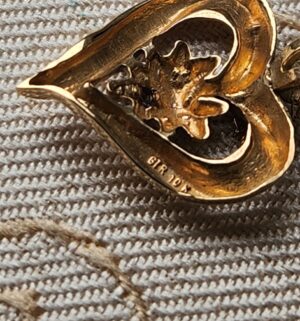o191- 10kt gold heart pendant. Necklace - Image 3