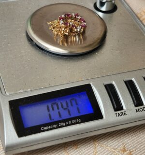 o192- 14kt Gold heart necklace. Stone & diamond accent - Image 4