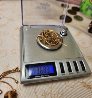 o196- Collection of misc gold jewelry - Image 4