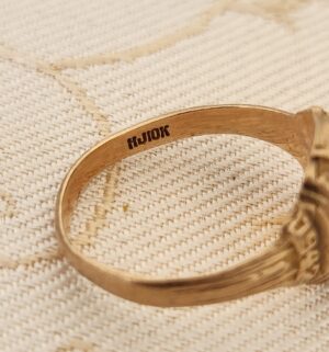 o201- 10kt gold ring. 1947 school ring - Image 3