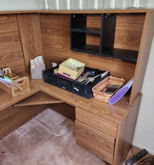 p171- Computer Desk - Image 3