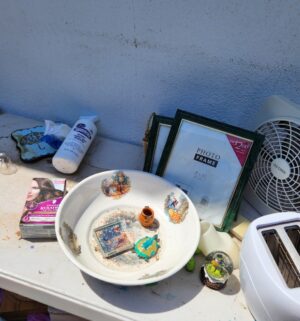 p188- Misc household items on 2 5ft tables - Image 3