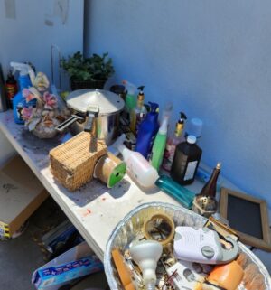 p188- Misc household items on 2 5ft tables - Image 4